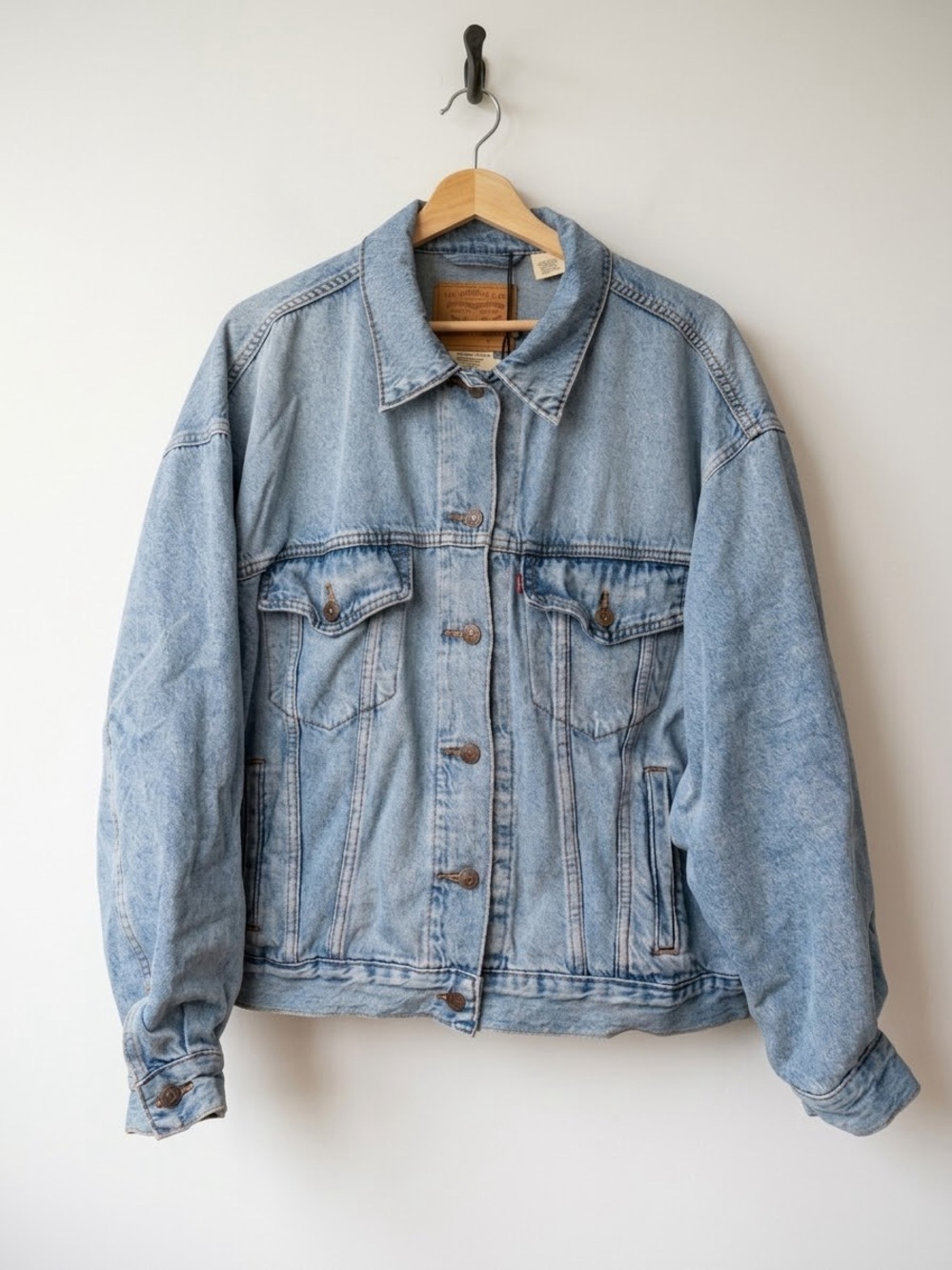 Levi’s 90s Trucker Jacket, Light Blue Denim, NWT, XL